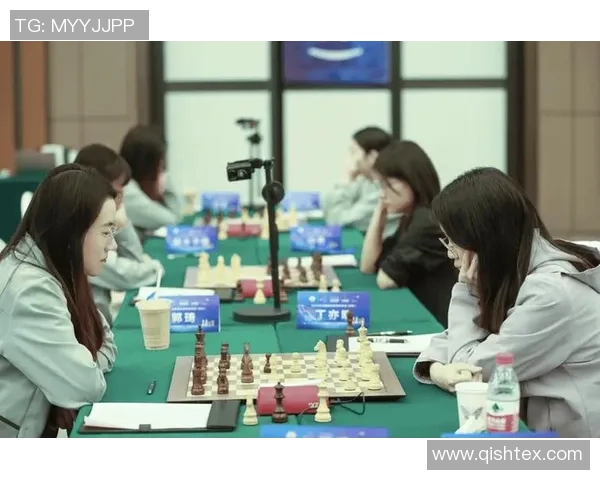 “谢谢你和我一同下象棋”——成都全球象棋双人赛弈出友谊花